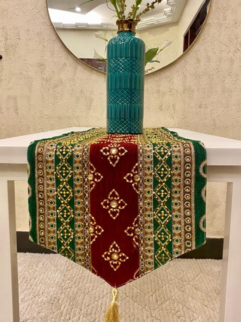 Queen Red Green Table Runner